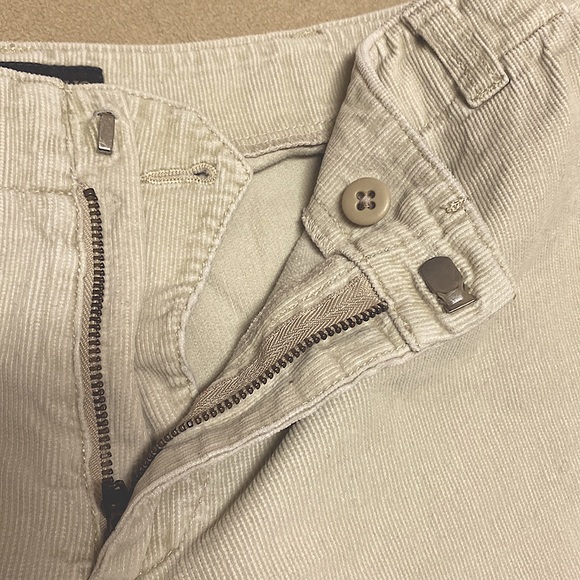 Banana Republic Corduroy Khaki Shorts Size 4 - Picture 4 of 16
